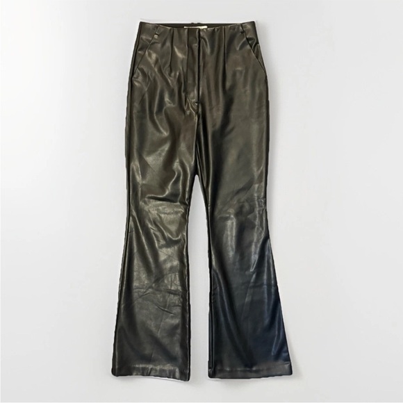 Abercrombie & Fitch Women's Vegan Leather Pants Size 25 Black Flare Pleated EUC - Picture 1 of 16